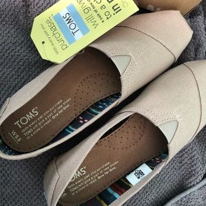 Toms - new with tags !